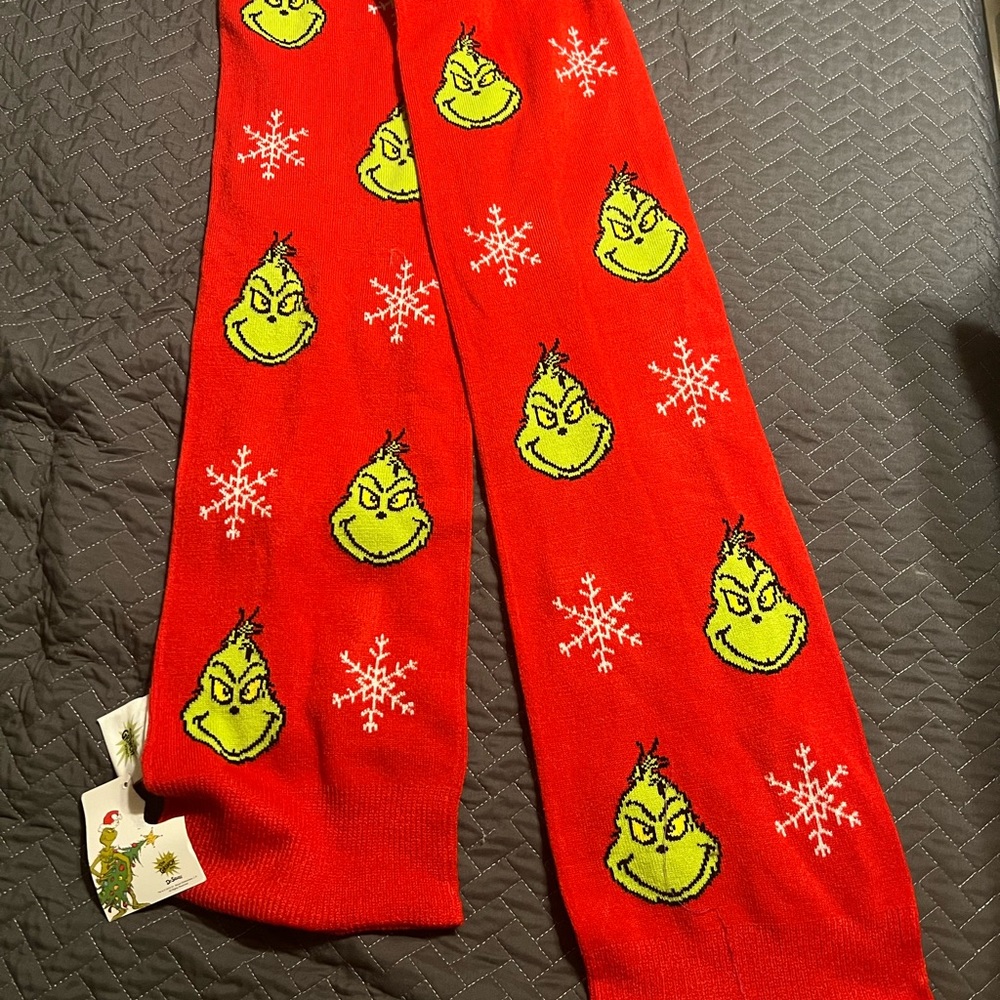 Grinch unisex scarf NWT